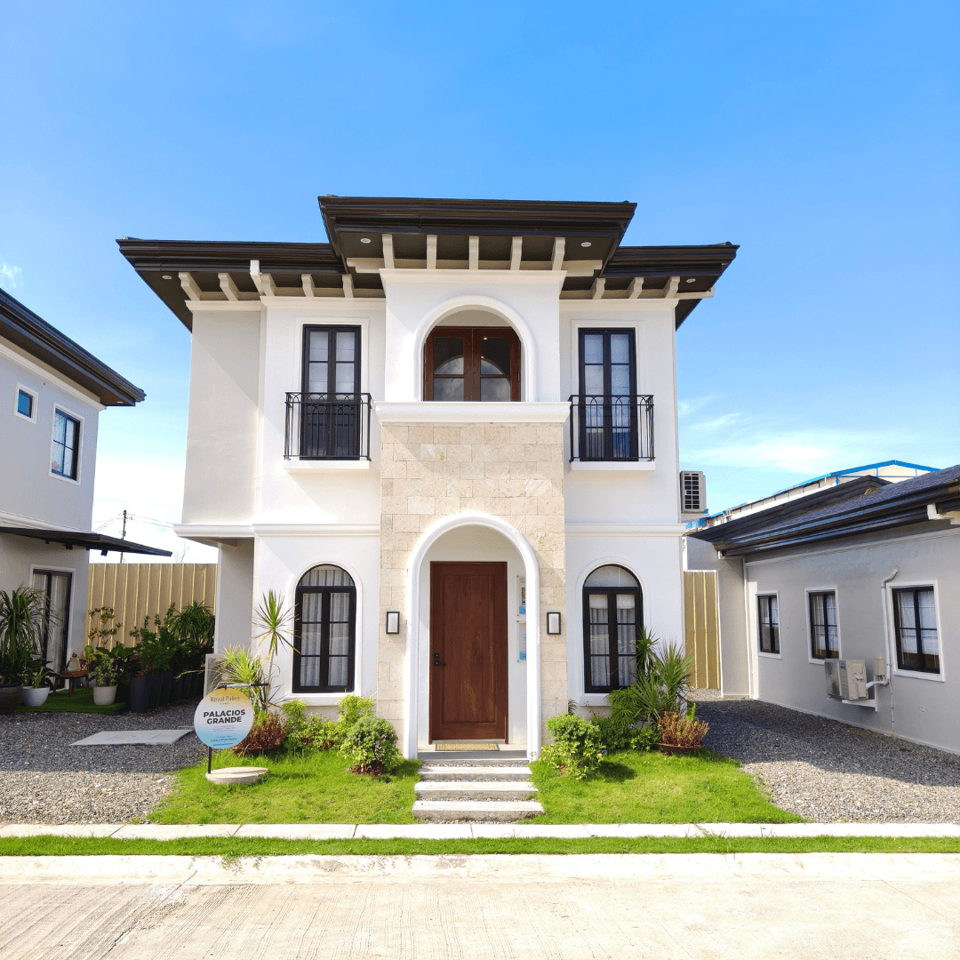 House & Lot in Biking